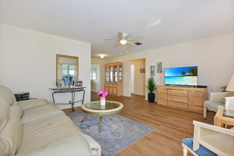 1005 Siesta Avenue, Boynton Beach FL 33426
