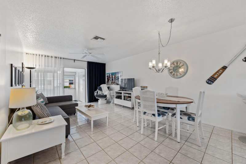 2735 Dudley Drive E # C, West Palm Beach FL 33415