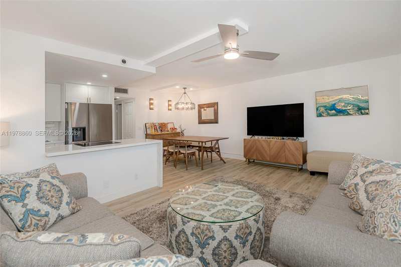 300 SW 134th Way # 212E, Pembroke Pines FL 33027