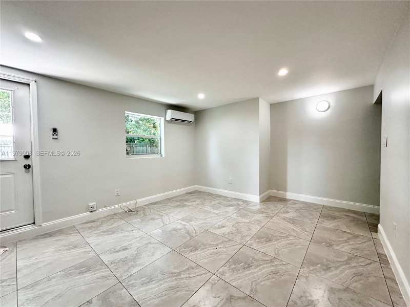 1279 NE 40th Pl # 3, Oakland Park FL 33334