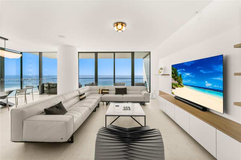 2000 S Ocean Dr # 8A, Hallandale Beach FL 33009