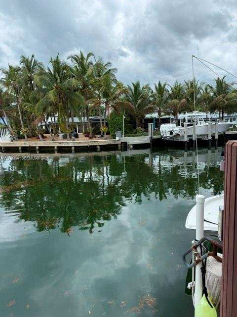 2430 NE 135th St # 102, North Miami FL 33181
