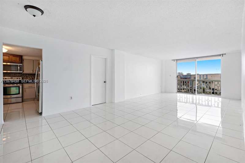 13155 Ixora Ct # 406, North Miami FL 33181