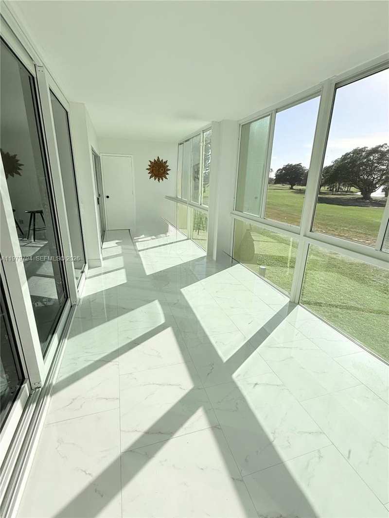 3661 Via Poinciana # 206, Lake Worth FL 33467