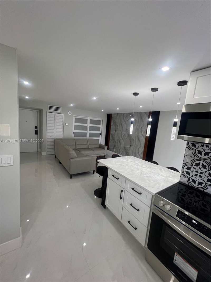 17021 N Bay Rd # 814, Sunny Isles Beach FL 33160
