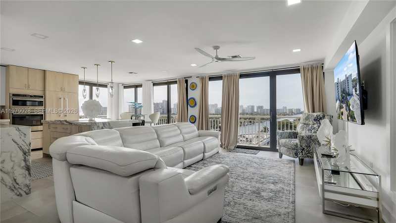 3100 NE 48th St, Fort Lauderdale FL 33308