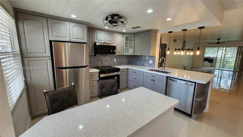 2403 Antigua Cir # L2, Coconut Creek FL 33066