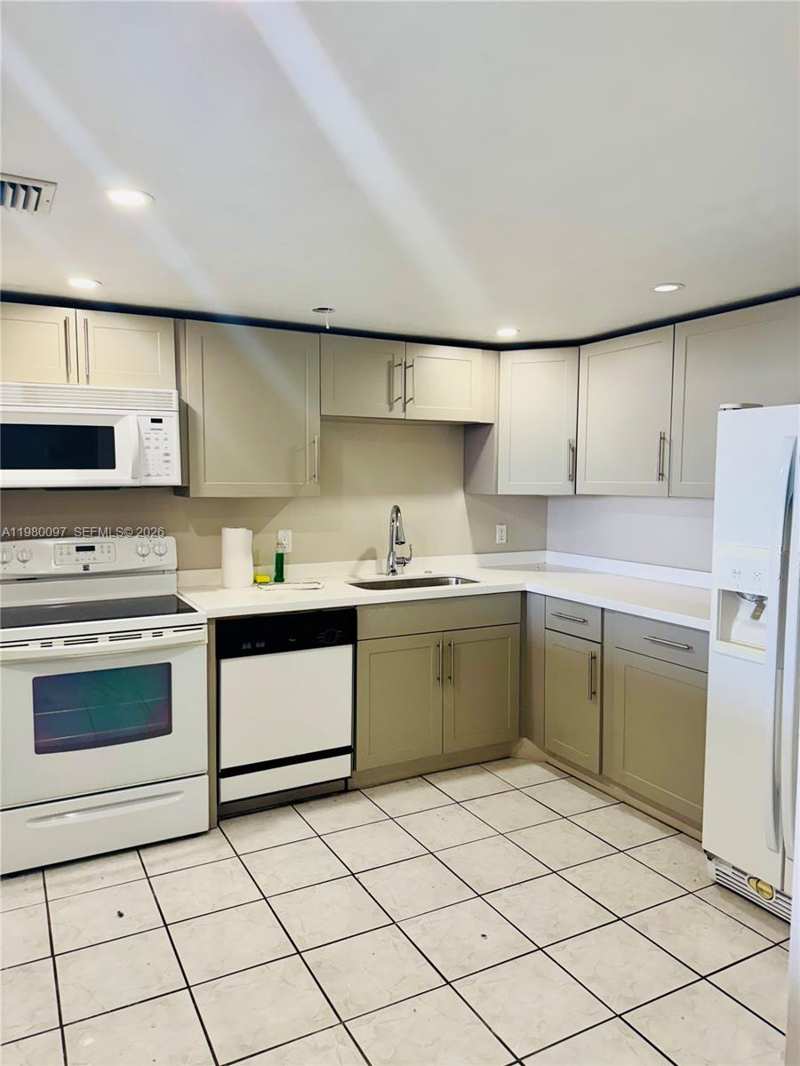 13499 Biscayne Blvd # 606, North Miami FL 33181