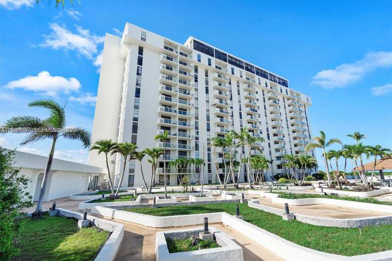 13499 Biscayne Blvd # 606, North Miami FL 33181
