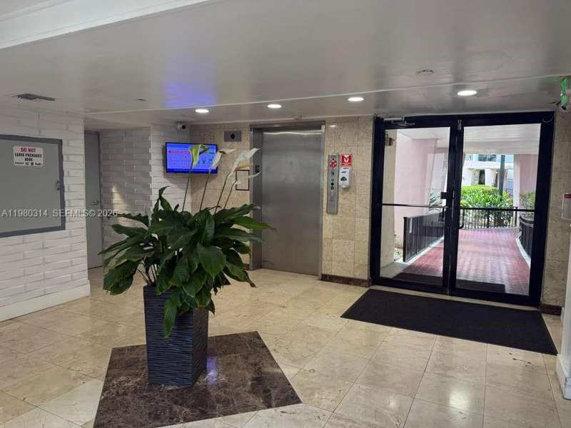 17011 N Bay Rd # 709, Sunny Isles Beach FL 33160