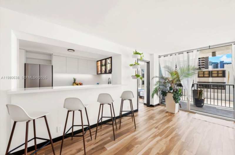 2655 Collins Ave # 504, Miami Beach FL 33140