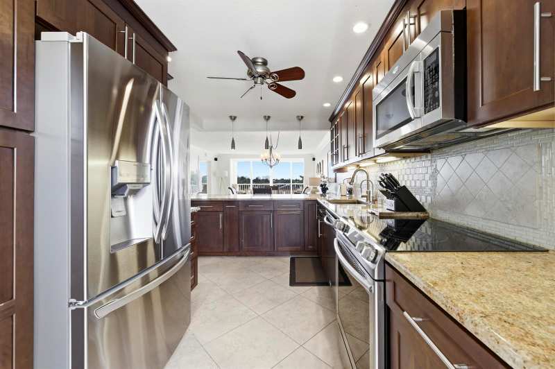 3000 NE 48th Court # 406, Lighthouse Point FL 33064