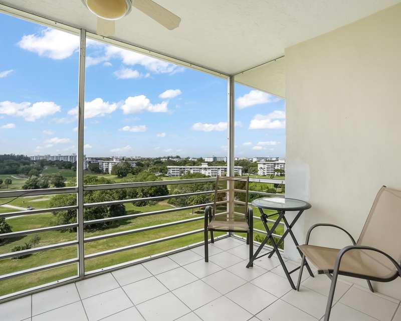 2671 S Course Drive # 907, Pompano Beach FL 33069