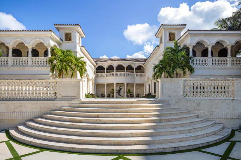 1075 Hillsboro Mile, Hillsboro Beach FL 33062