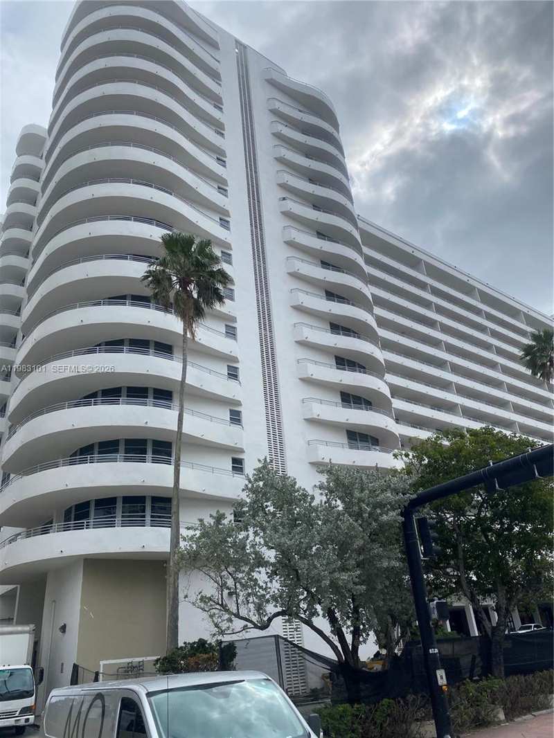 5555 Collins Ave # 17A, Miami Beach FL 33140