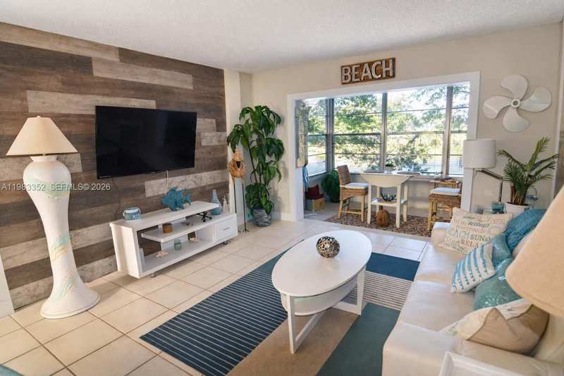 3530 NW 52nd Ave # 509, Lauderdale Lakes FL 33319