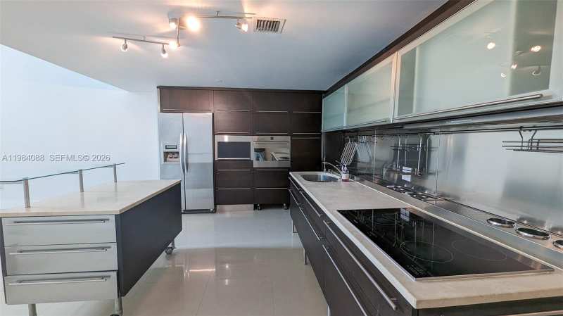 6000 Collins Ave # 111, Miami Beach FL 33140