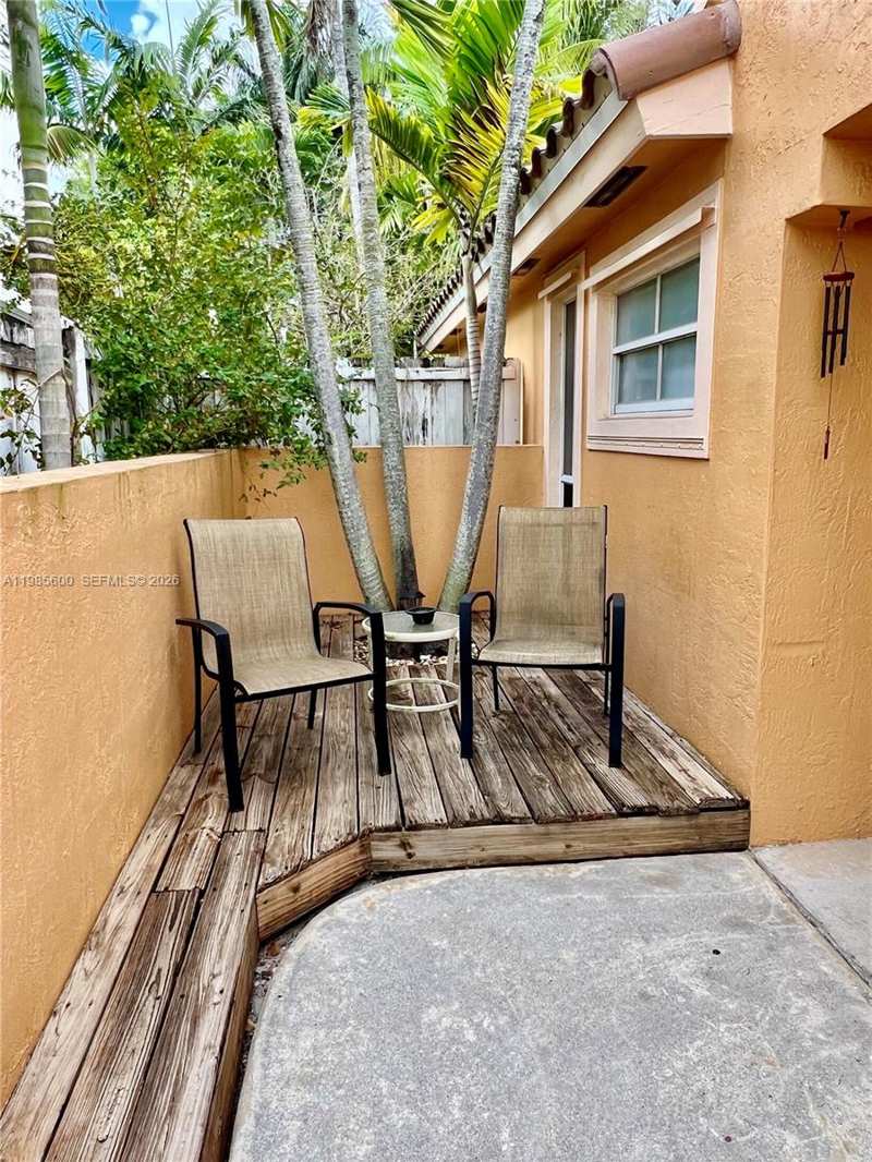 2102 NW 193rd Ave, Pembroke Pines FL 33029