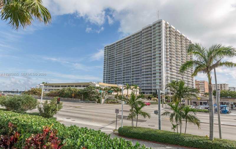 7601 E Treasure Dr # 1509, North Bay Village FL 33141