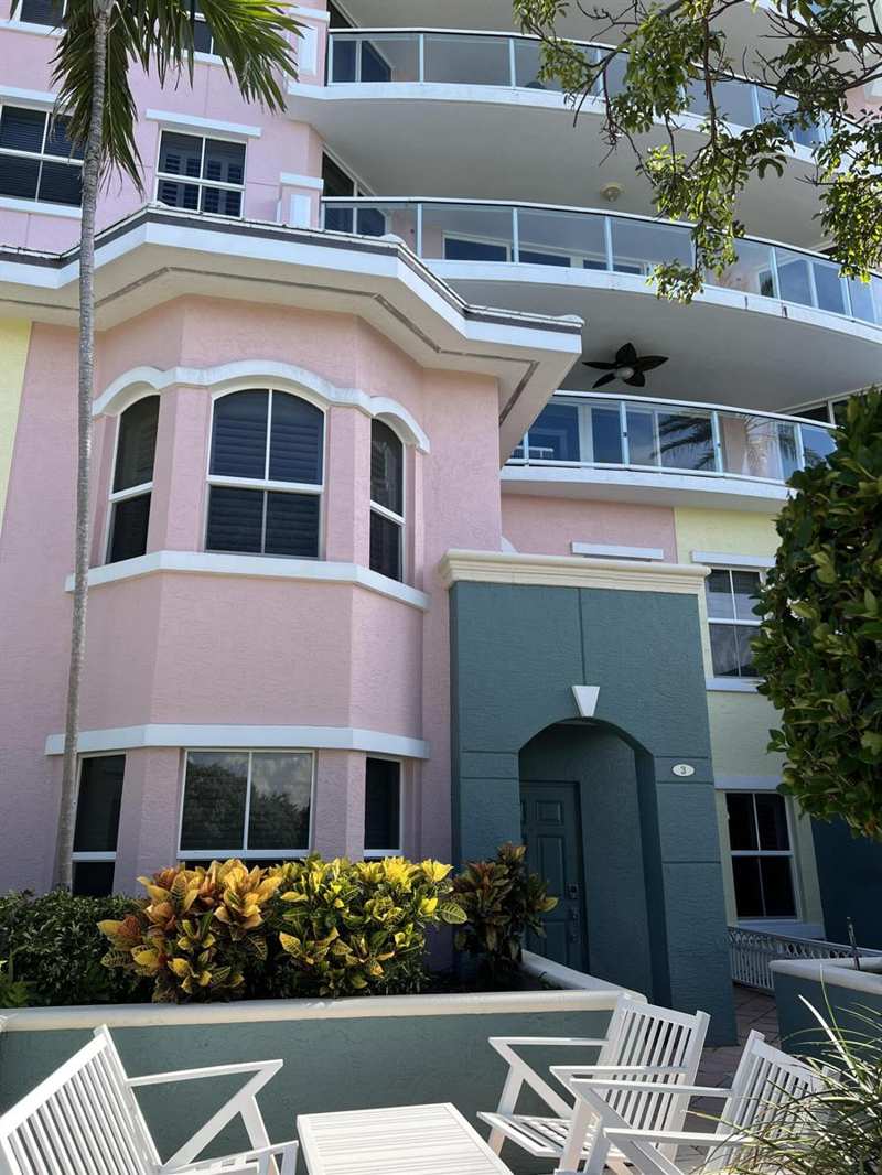 2051 SE 3rd Street, Deerfield Beach FL 33441