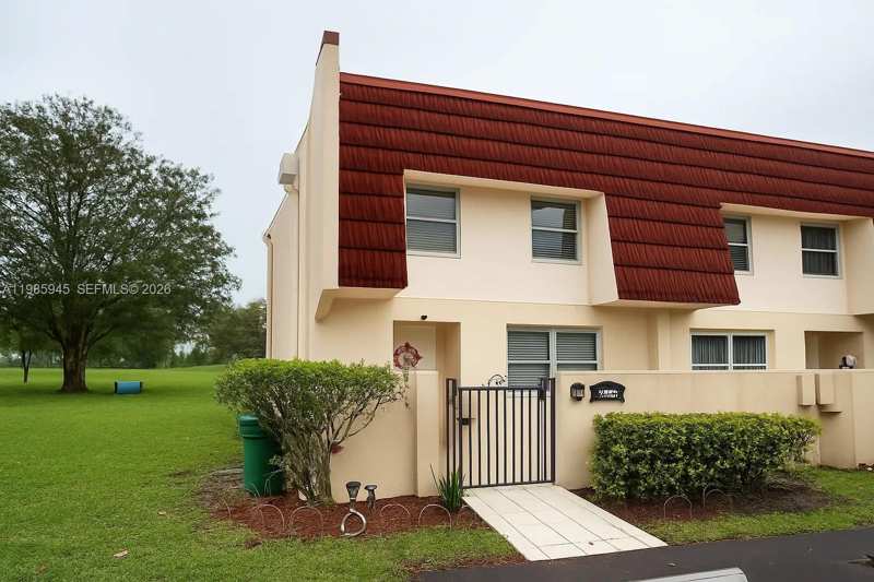 3962 Inverrary Dr # A3, Lauderhill FL 33319