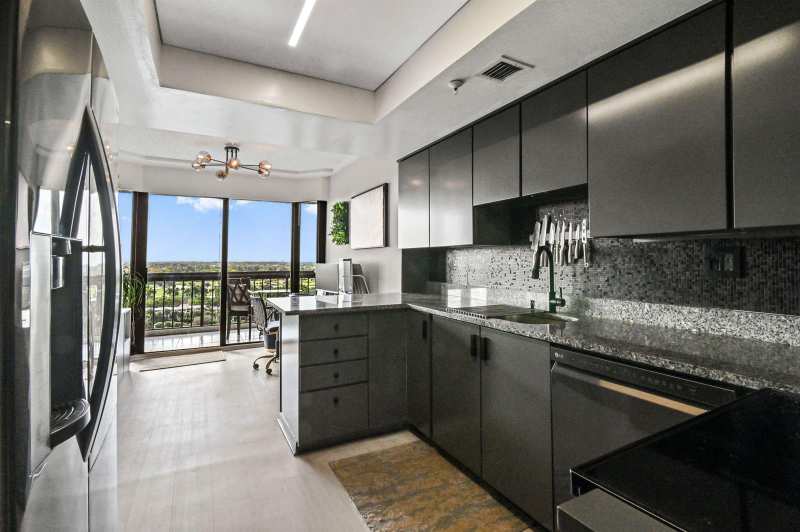 1900 Consulate Place # 1205, West Palm Beach FL 33401