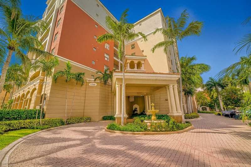 17150 N Bay Rd # 2319, Sunny Isles Beach FL 33160