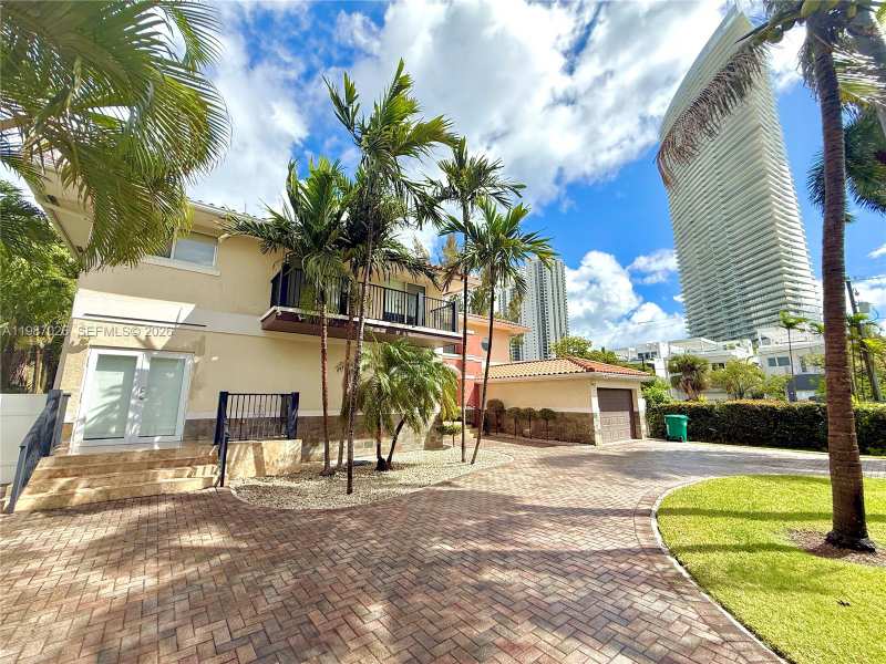 211 189th Ter, Sunny Isles Beach FL 33160