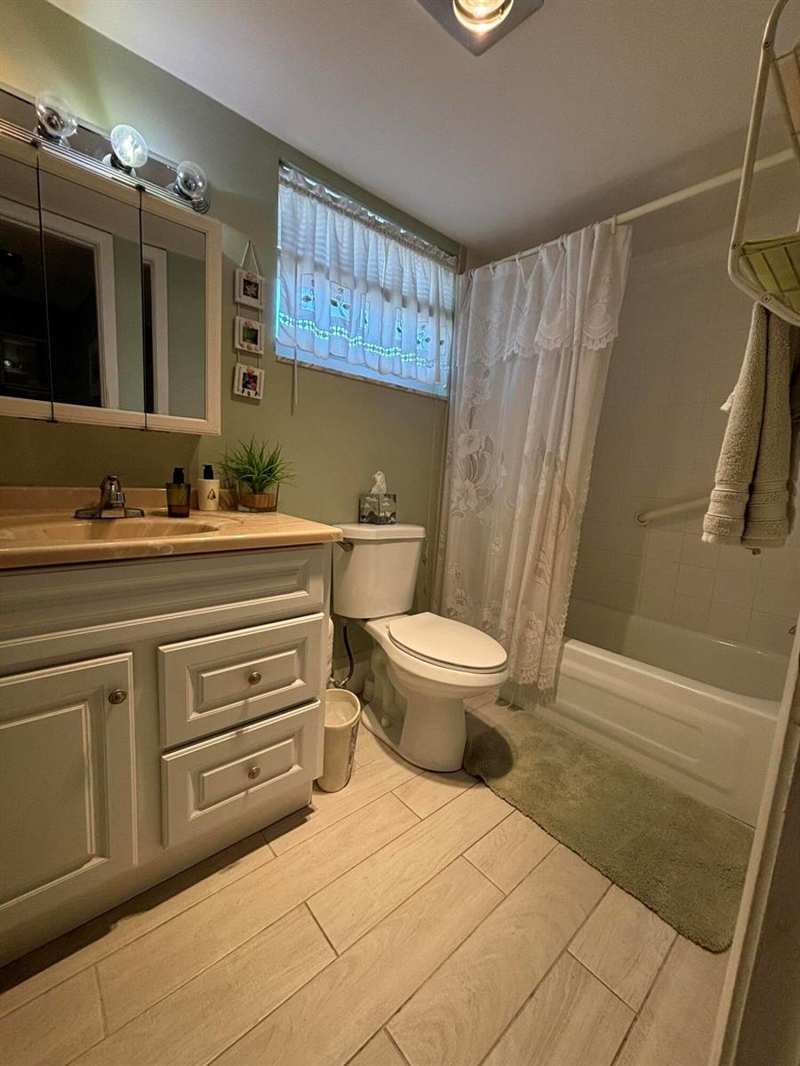 725 Lori Drive # 203, Palm Springs FL 33461