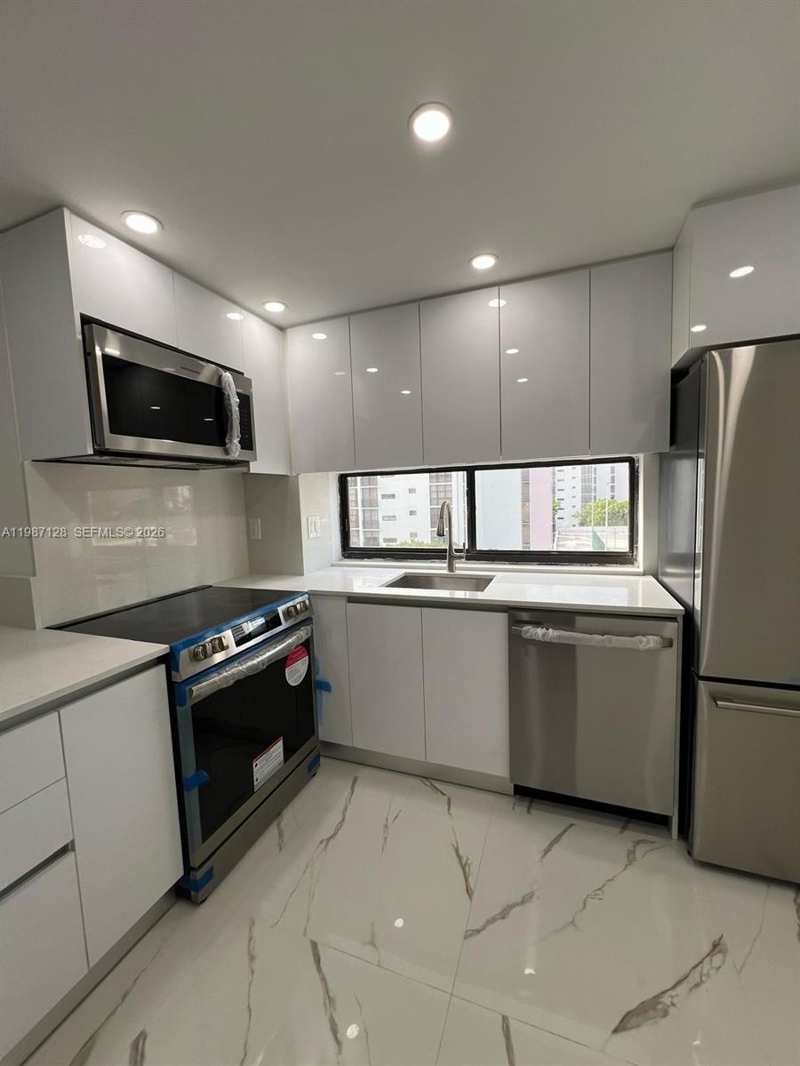 16909 N Bay Rd # 710, Sunny Isles Beach FL 33160
