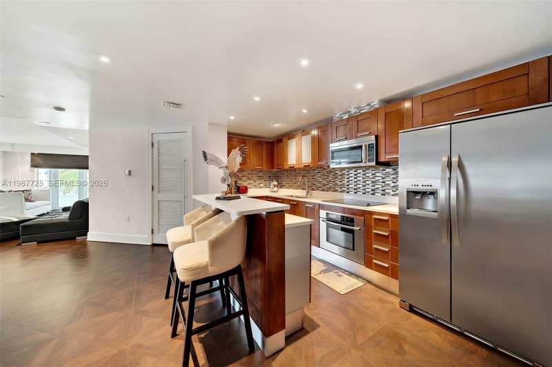 448 Ocean Dr # 302, Miami Beach FL 33139
