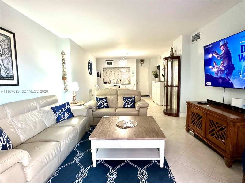1950 S Ocean Dr # 2C, Hallandale Beach FL 33009