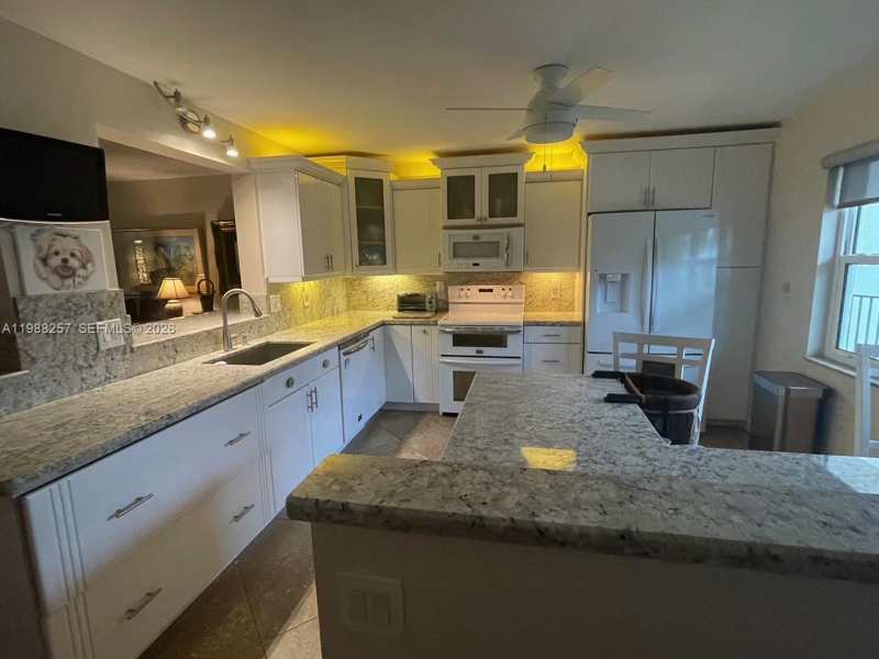 281 S Hollybrook Dr # 205, Pembroke Pines FL 33025