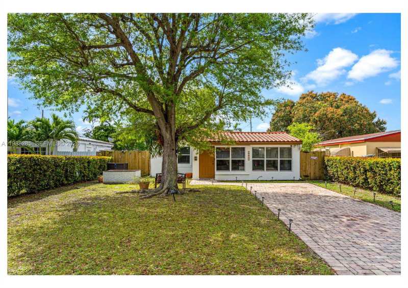 1482 NE 175th St, North Miami Beach FL 33162