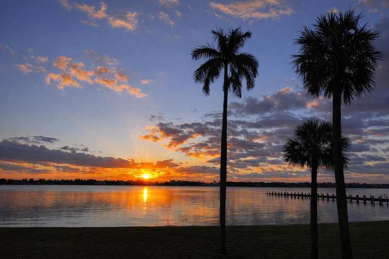 8200 Lakeshore Drive # 202, Hypoluxo FL 33462