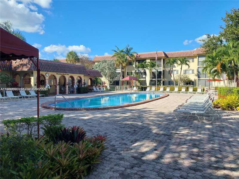 253 S Cypress Rd # 214, Pompano Beach FL 33060