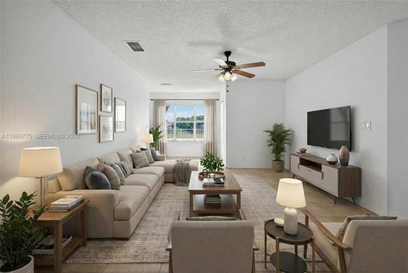 3390 N Pinewalk Dr N # 1026, Margate FL 33063