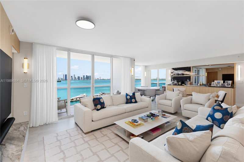 1800 Sunset Harbour Dr, Miami Beach FL 33139