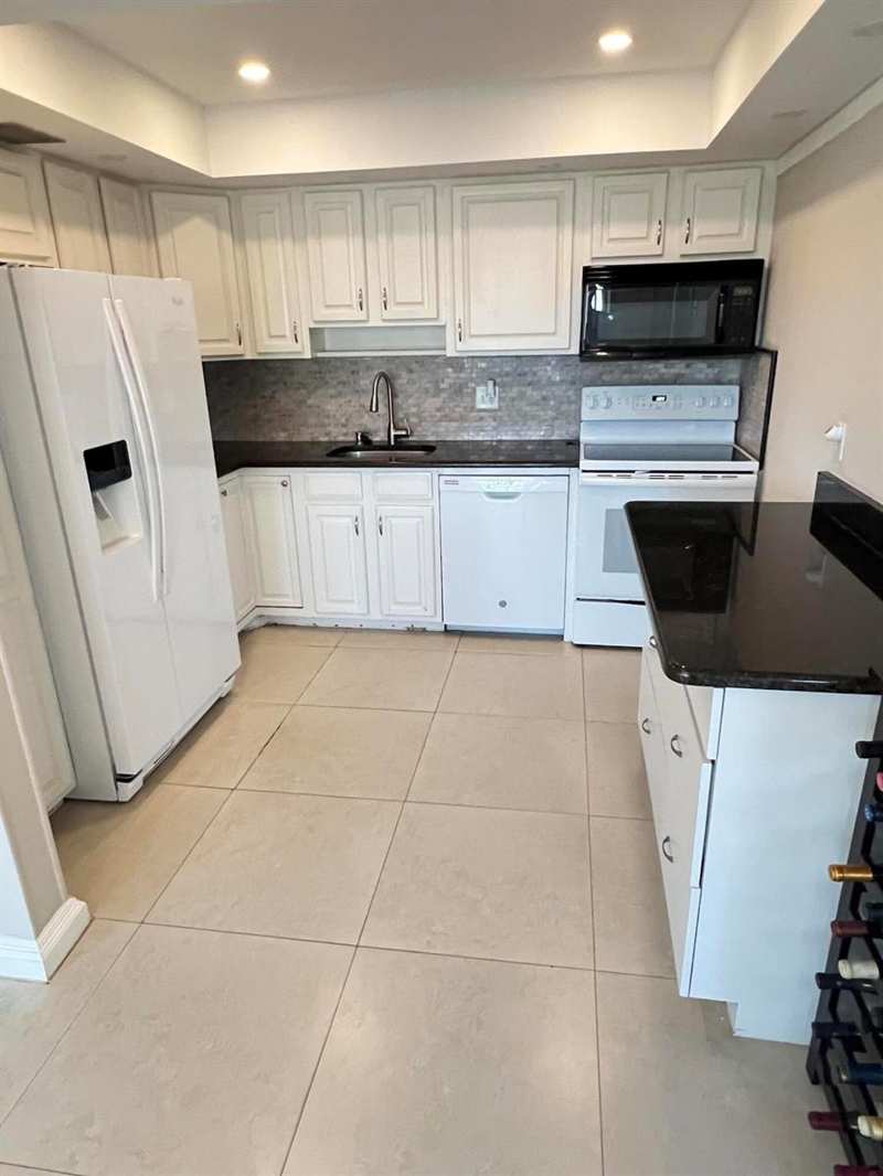 413 Greenbrier A, West Palm Beach FL 33417
