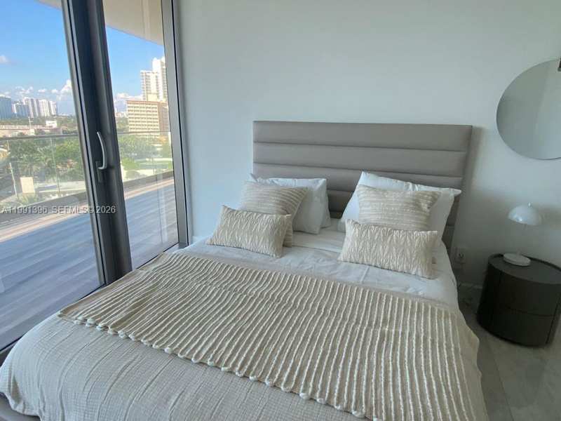 18975 Collins Ave # 605, Sunny Isles Beach FL 33160