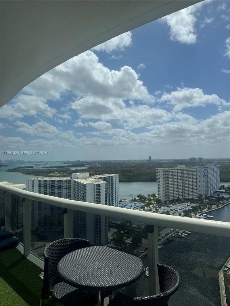 15901 Collins Ave # 2505, Sunny Isles Beach FL 33160
