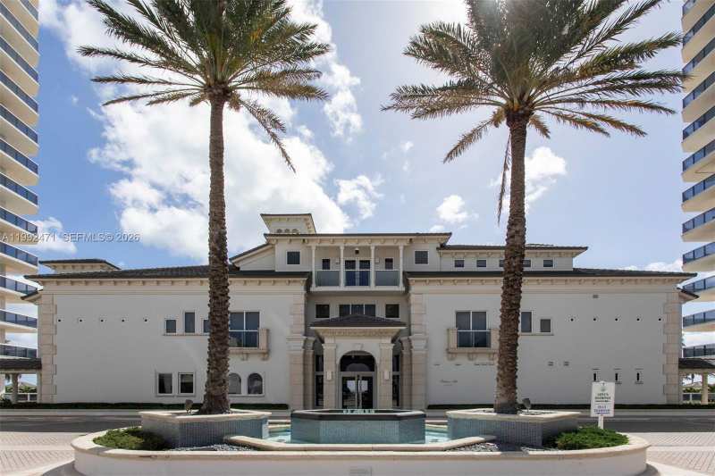 4779 Collins Ave # 808, Miami Beach FL 33140