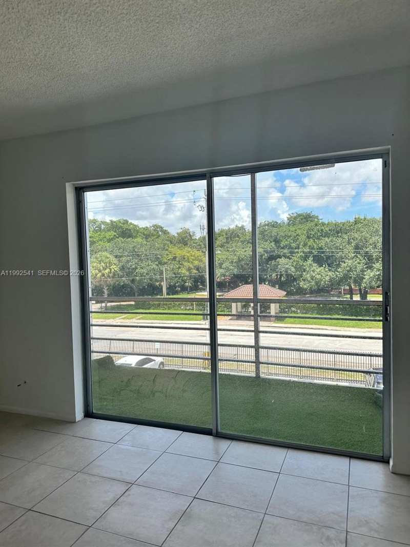 4848 NW 24th Ct # 309, Lauderdale Lakes FL 33313