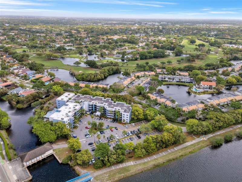 1021 Mockingbird Ln # 302, Plantation FL 33324
