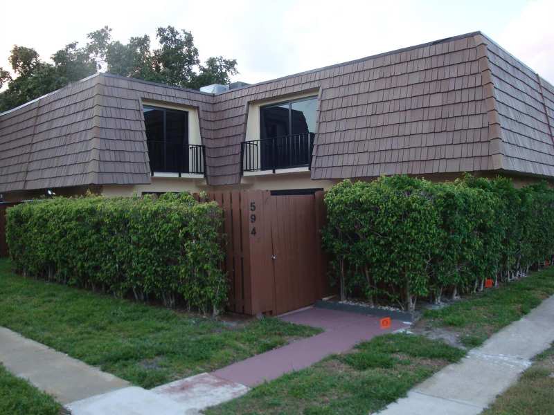 594 Springdale Circle # d, Palm Springs FL 33461