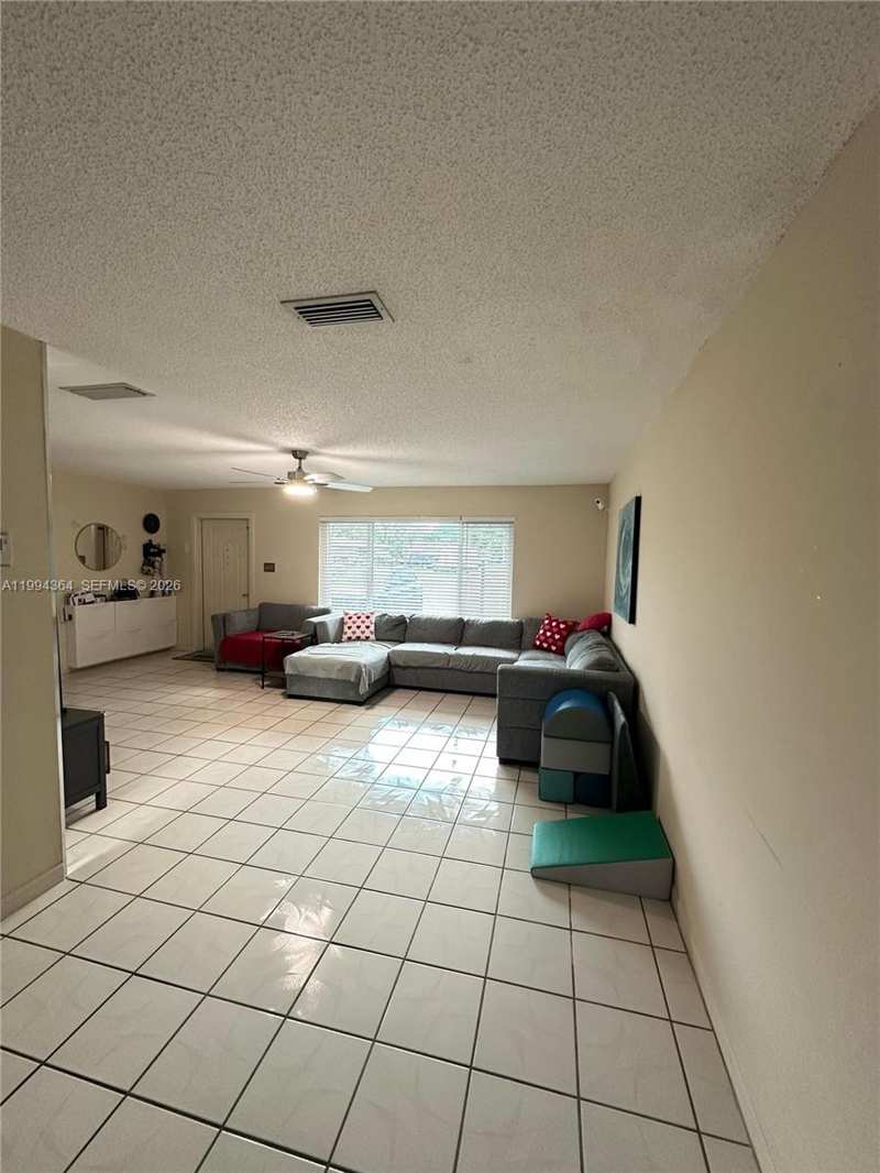 4801 NW 13th Ave, Deerfield Beach FL 33064