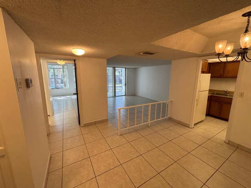 3650 Inverrary Drive # 1k, Lauderhill FL 33319