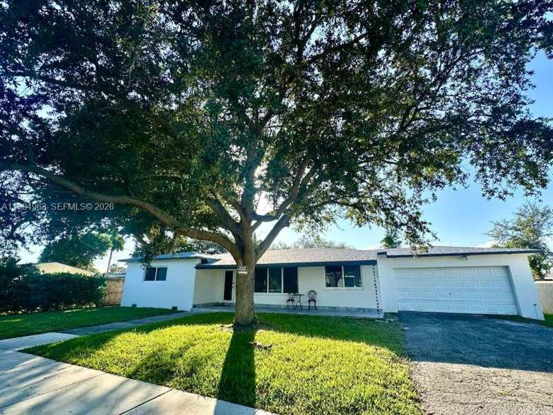 628 SW 6th Ave, Hallandale Beach FL 33009