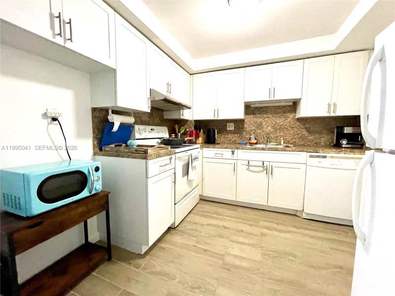 1913 S OCEAN DR # 129, Hallandale Beach FL 33009