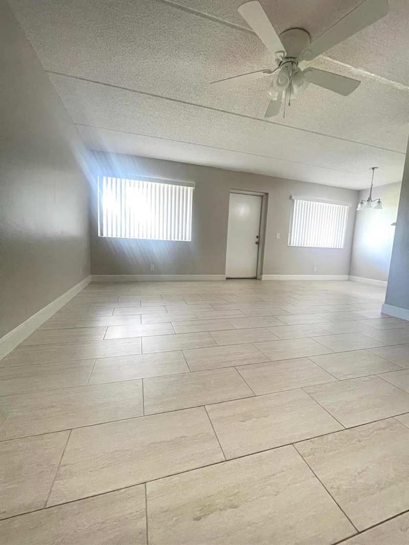 100 Village Green Circle E # 112, Palm Springs FL 33461